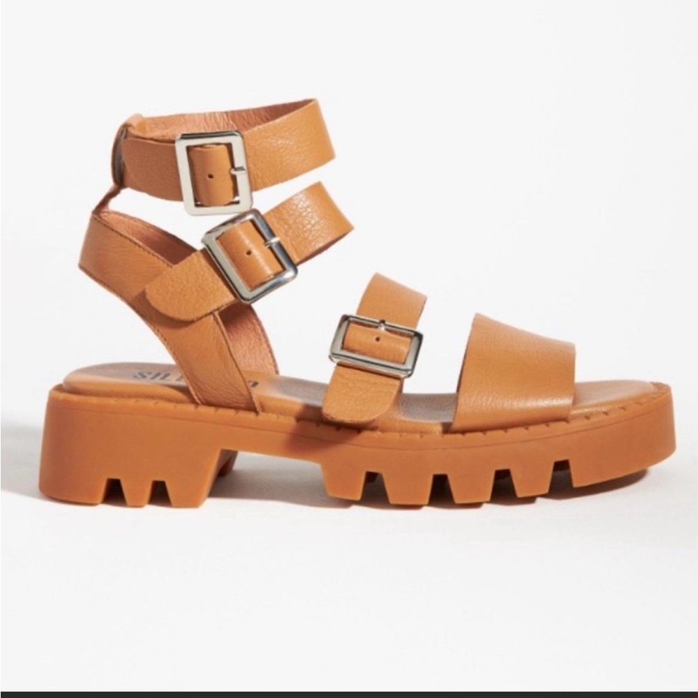 Silent D leather sandals